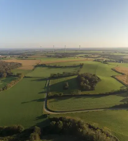 Parc éolien de Plouguin vu du ciel
