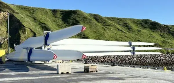 Vestas blades at Scrabster Harbour