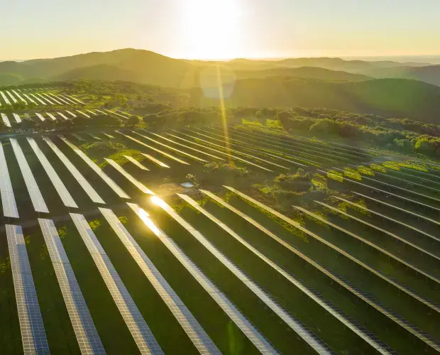 Panneaux solaires et soleil
