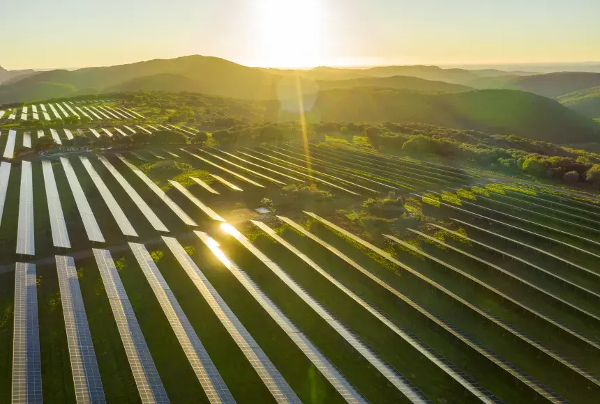 Panneaux solaires et soleil